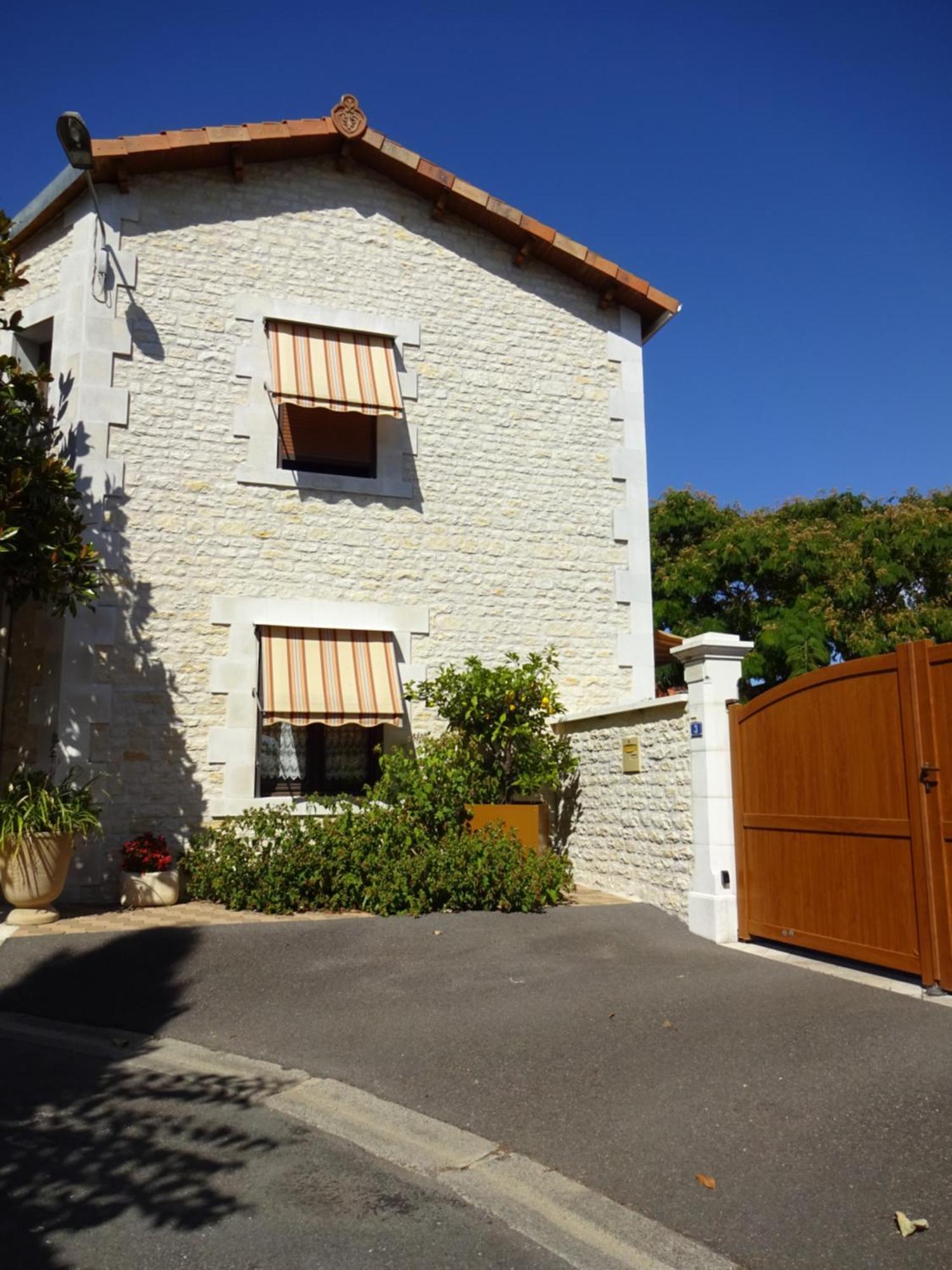 Hotel Aux Orangers Luxé Esterno foto